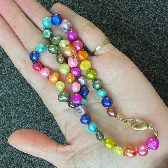 Handmade hand knotted fresh water pearl rainbow necklace - Picture 5 of 10